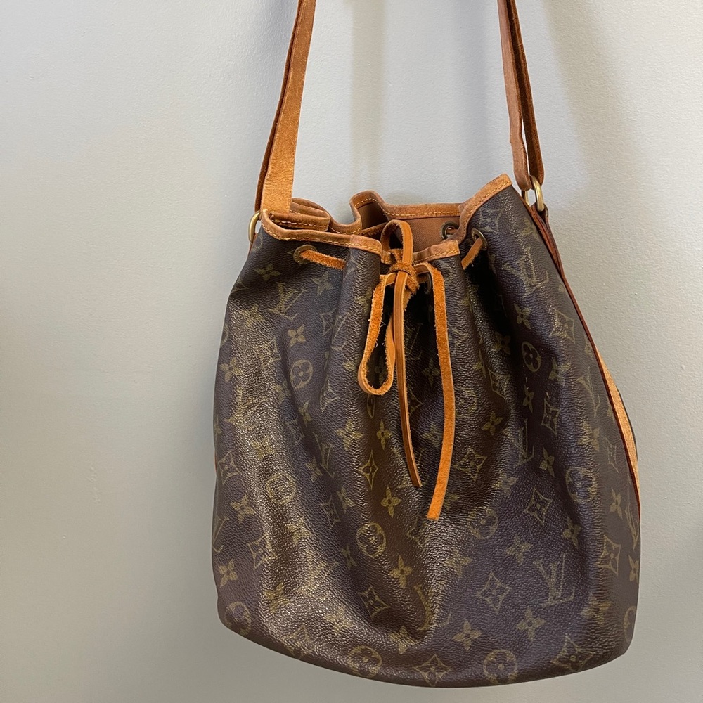 SOLD Louis Vuitton petit noe monogram